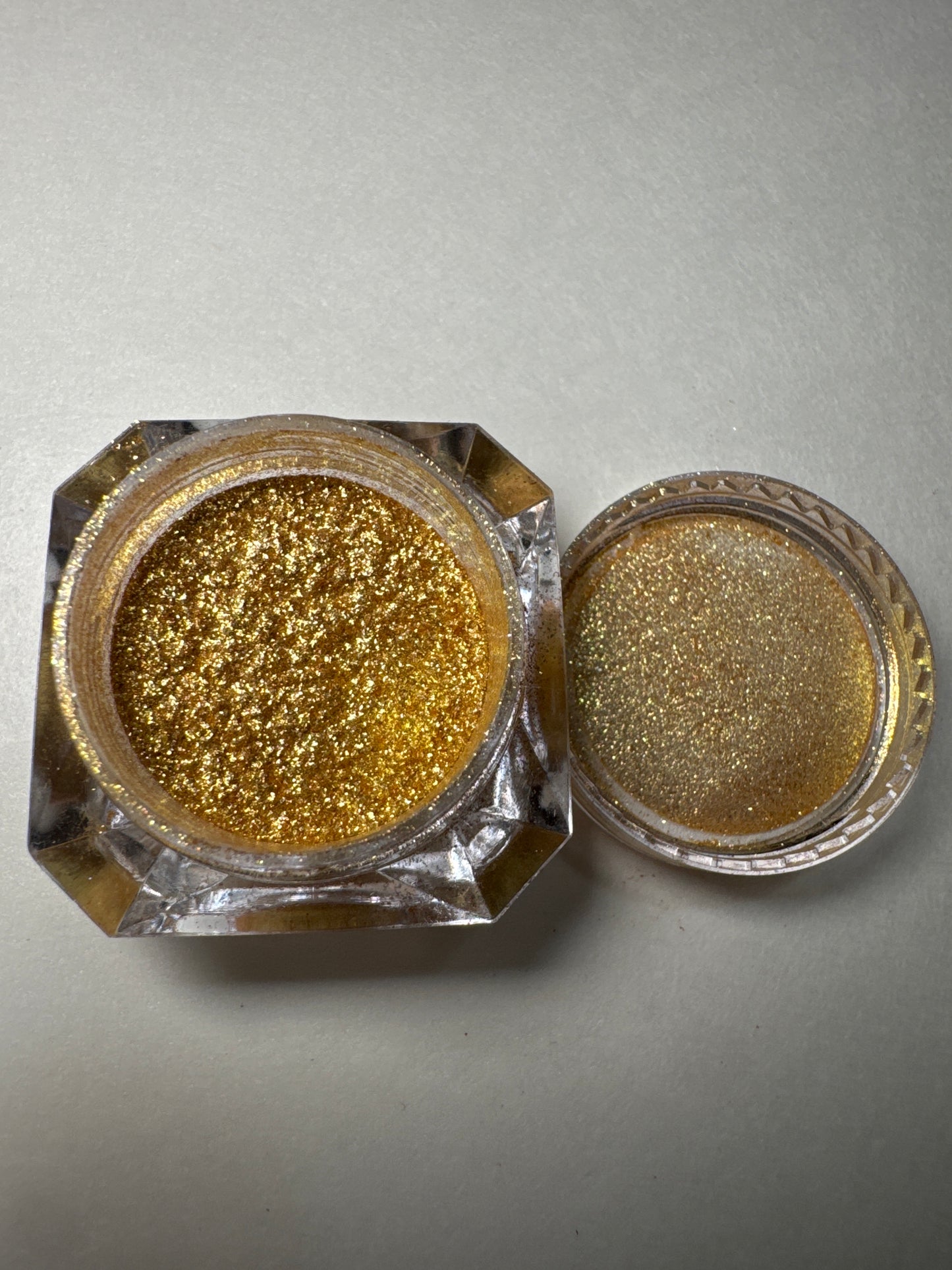 8395C Pigmento amarillo oro