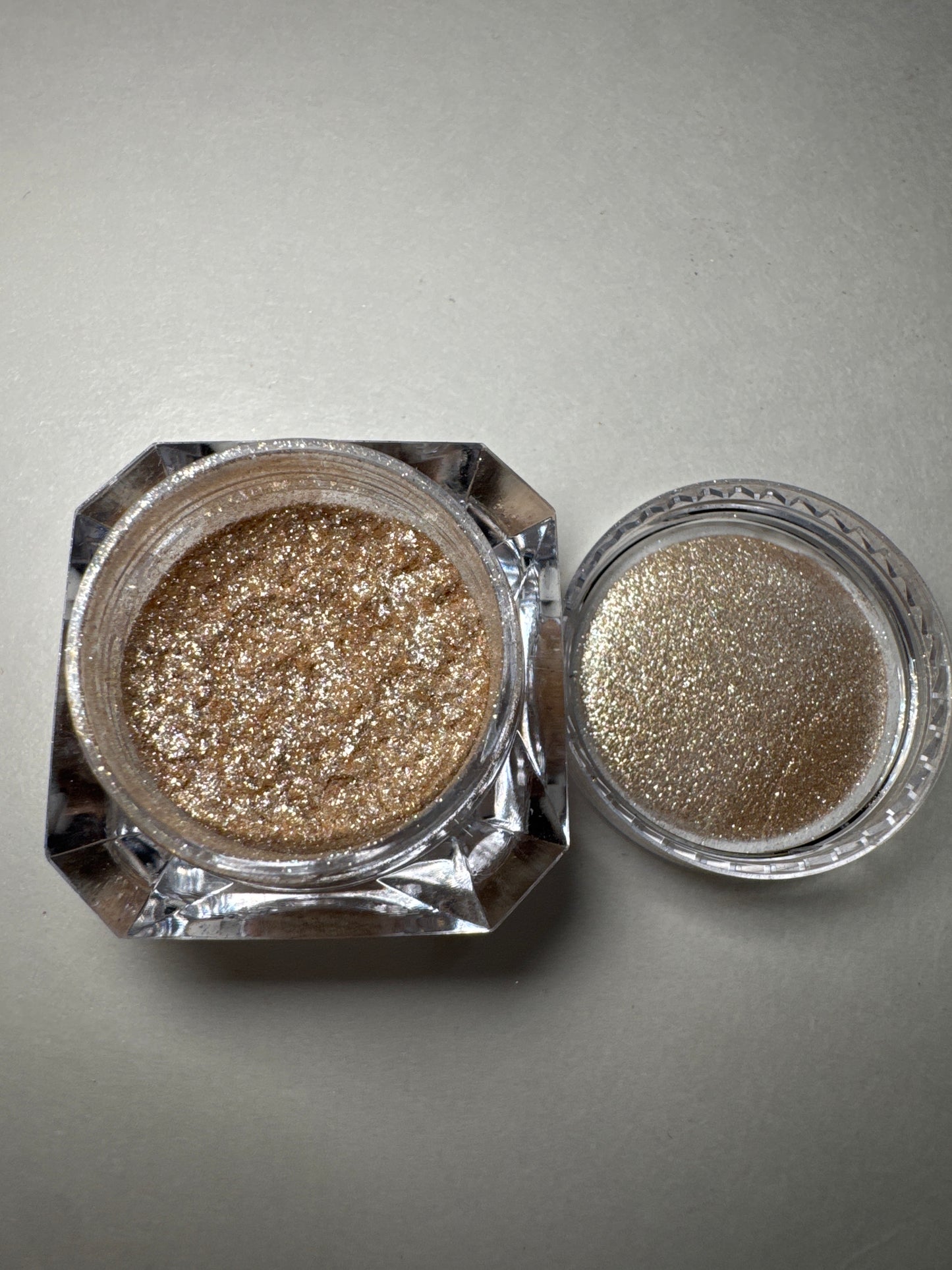 HC9604 Pigmento mix dorado y plateado claro