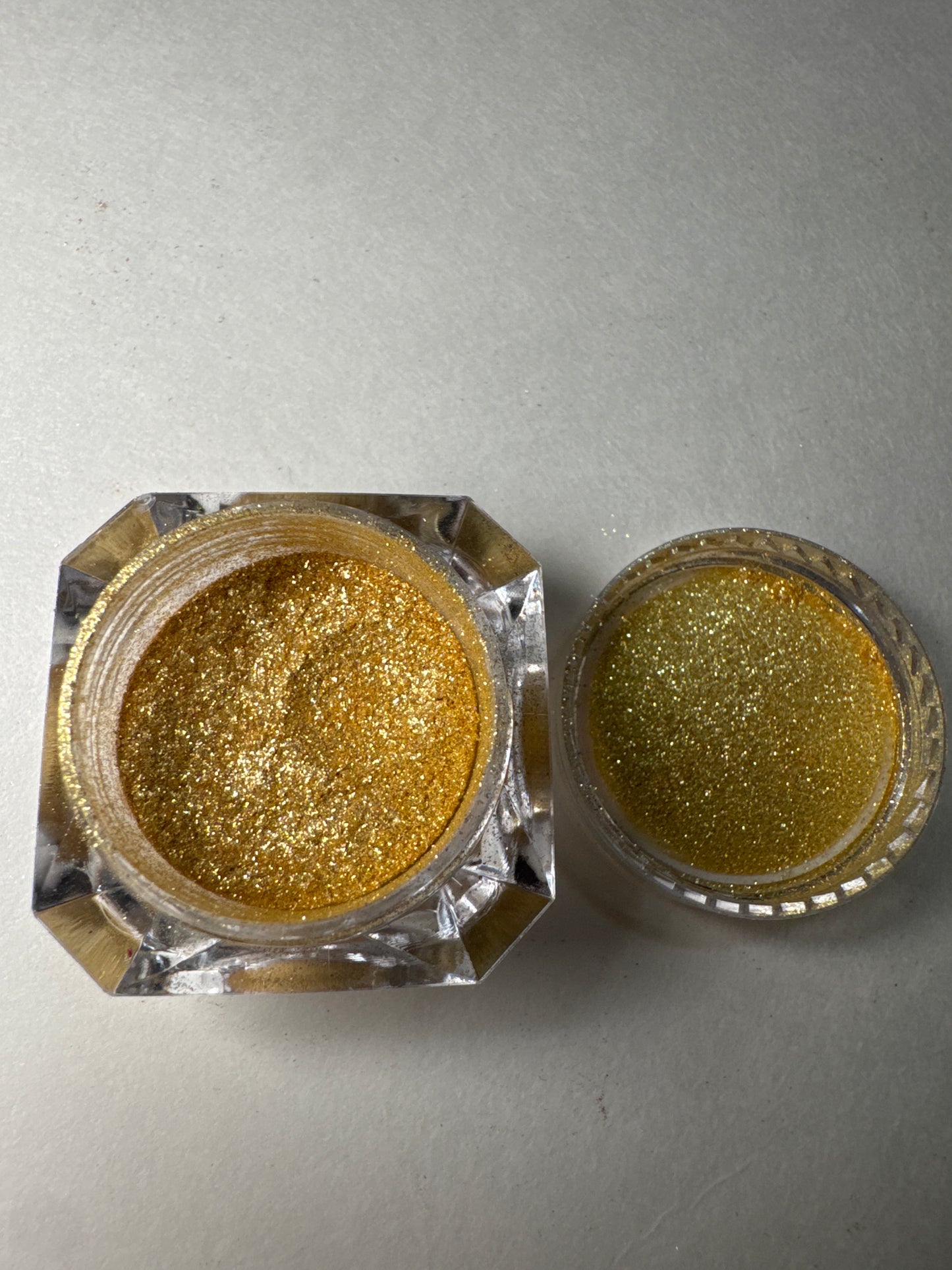 MD3688 Pigmento dorado