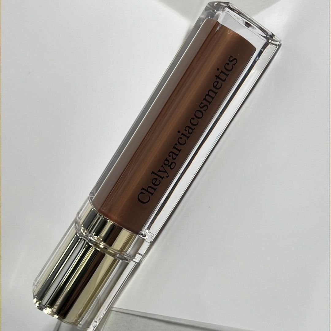 Lip Kit “Dubai” matte lipstick y lapiz labial