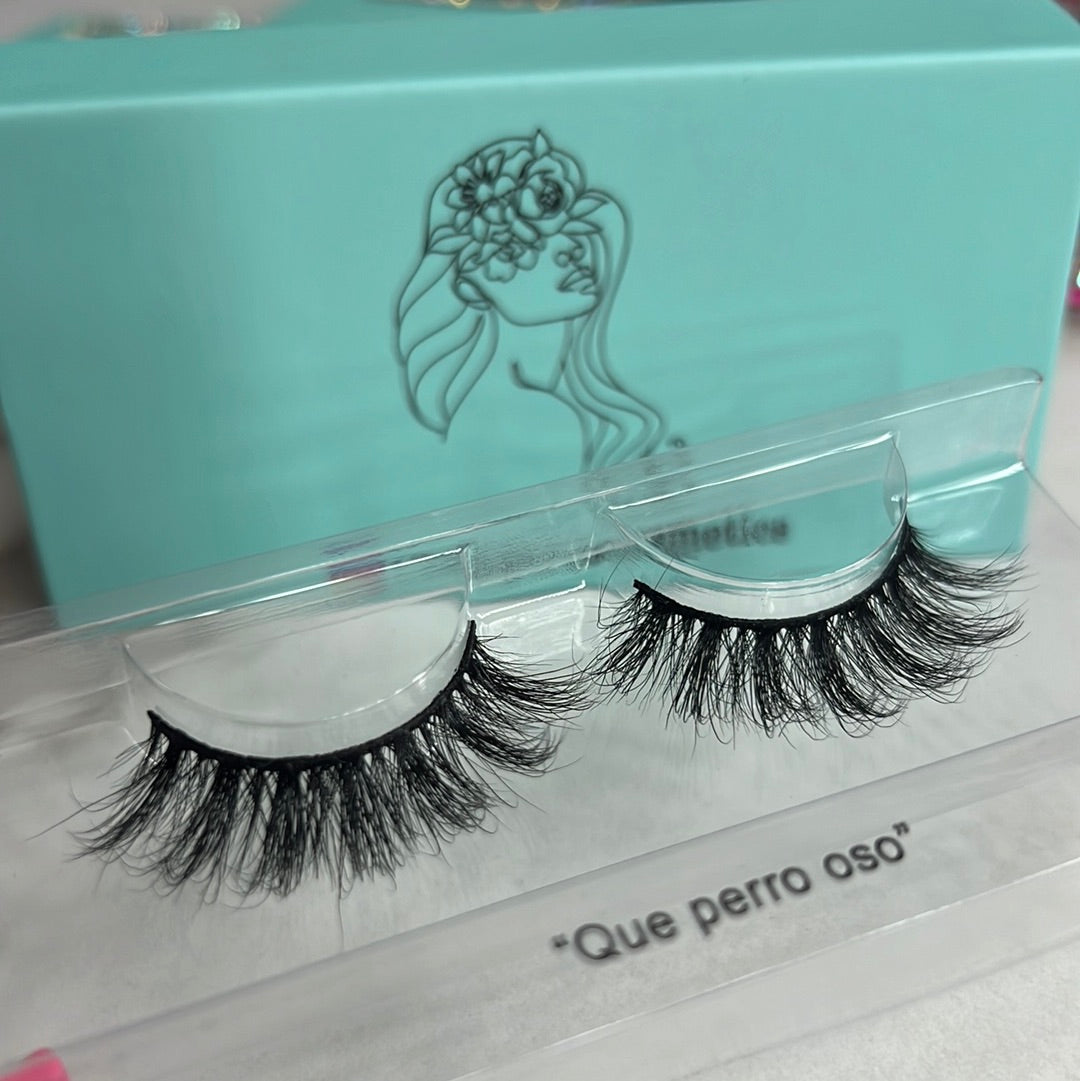 “Que perro oso” lashes