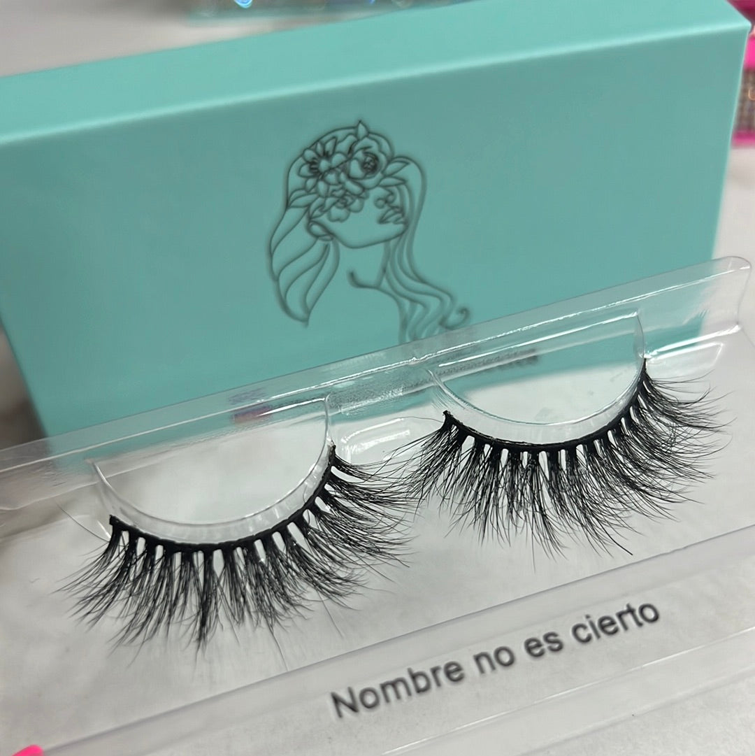 “Nombre no es cierto lashes”